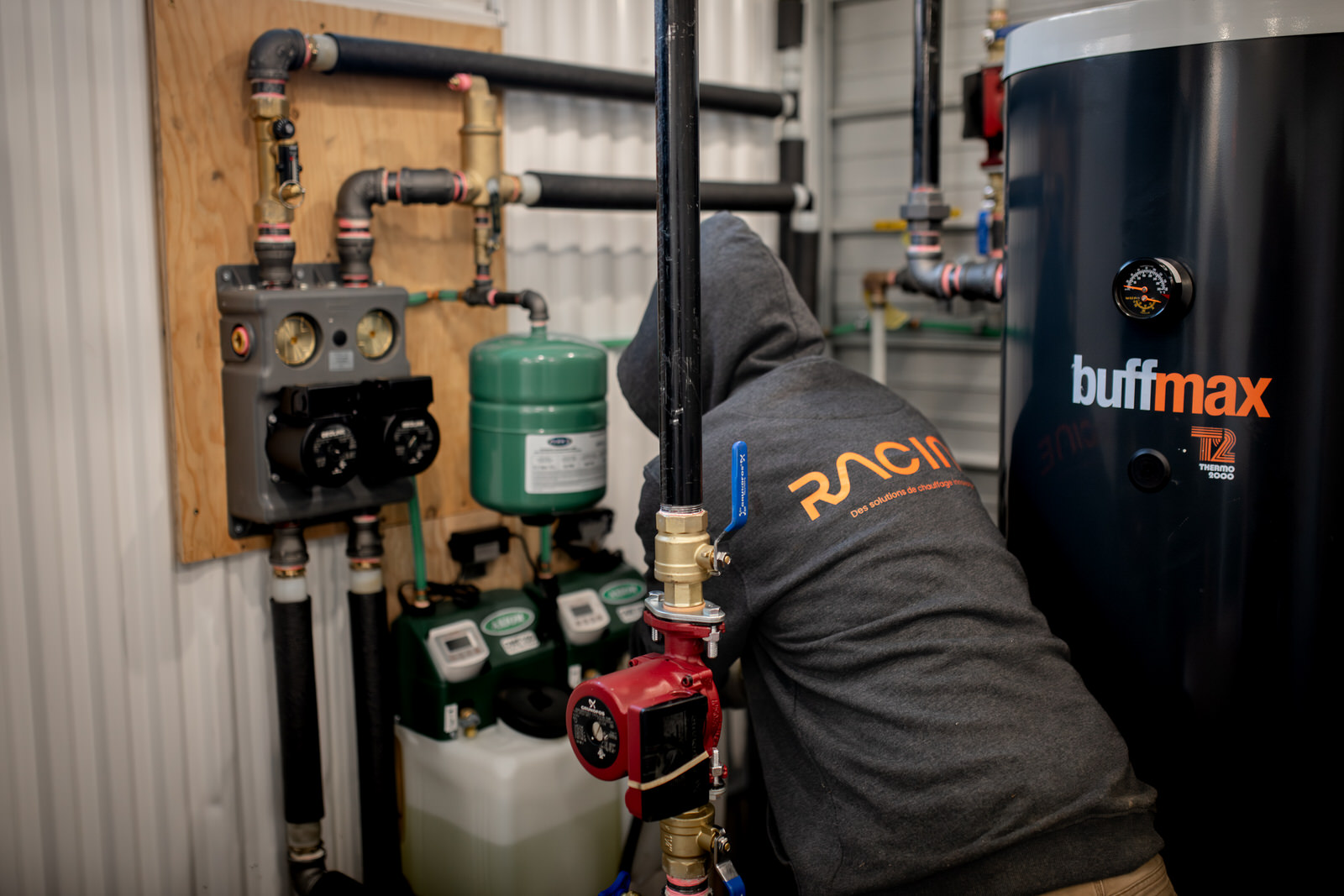 Photo d'un employé au travail de Racine avec buffmax