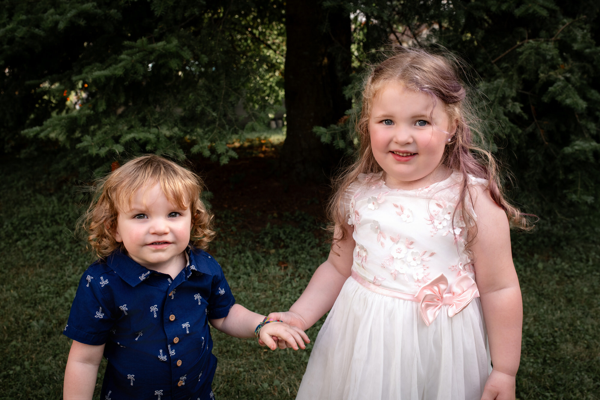 photo lifestyle de deux jeunes enfants